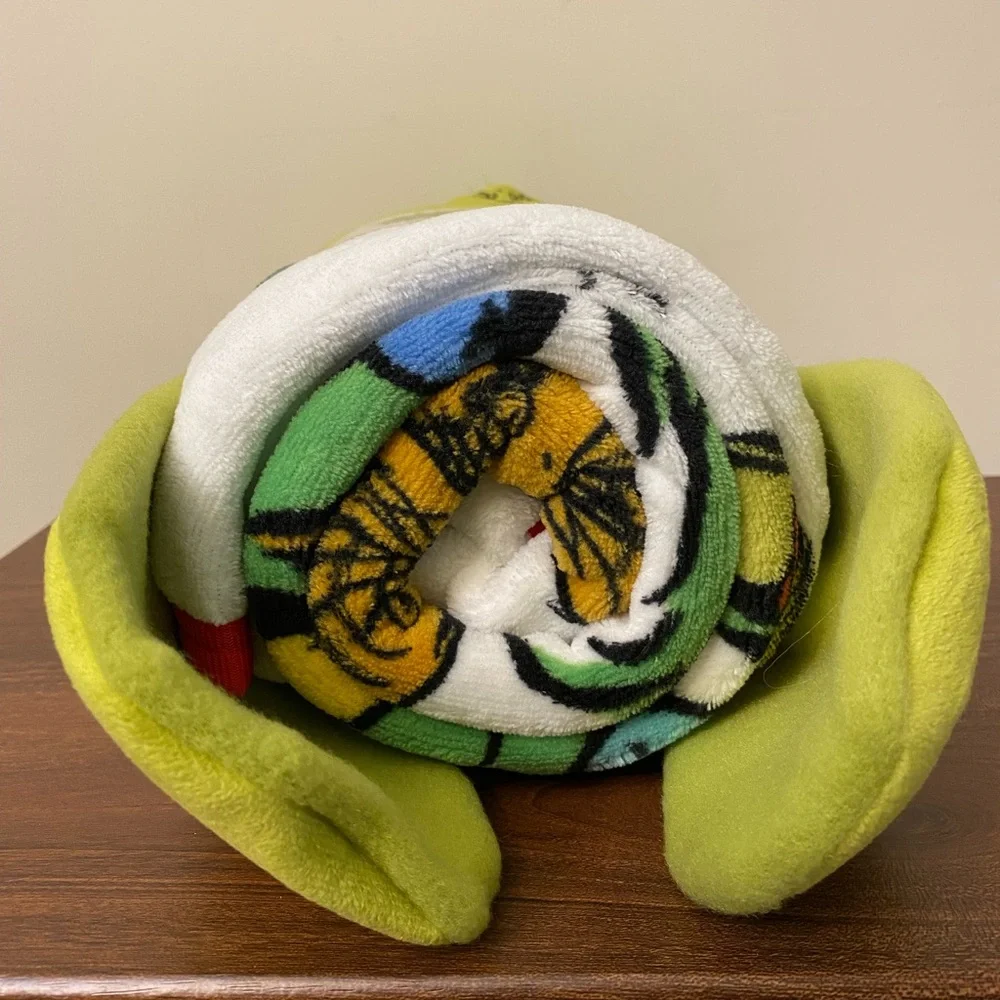 NWT- The Grinch Dr. Seuss Cozy Hat & Throw Wrap Set